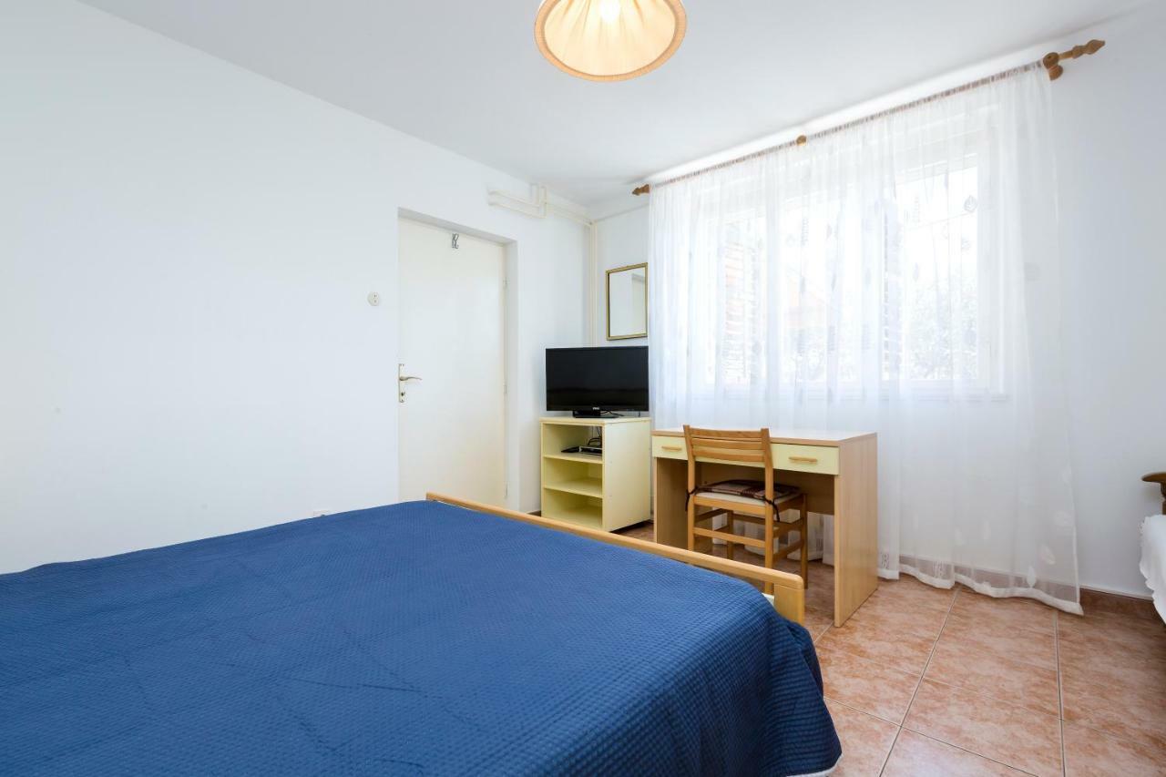 Apartment Marija Mali Losinj Exterior photo